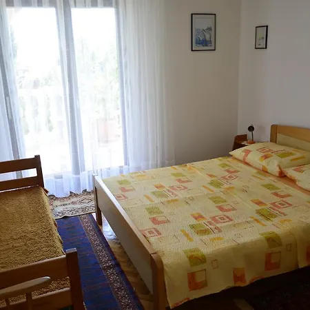 Apartment Anton Pinezici (Krk)